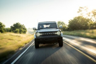 2021 Ford Bronco™ 4-door Iconic Silver Outer Banks™ 